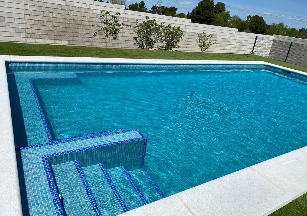 Casa Con Piscina, Villa Alarilla Fuentiduena de Tajo Exterior foto